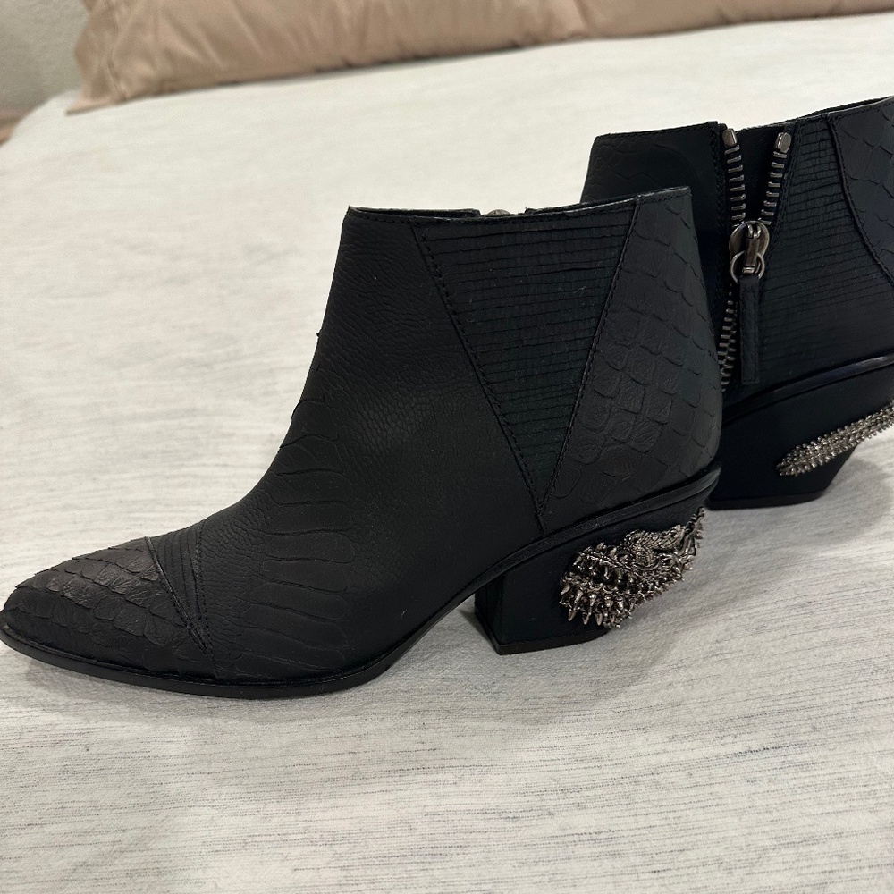 Giuseppe Zanotti cowboy boots